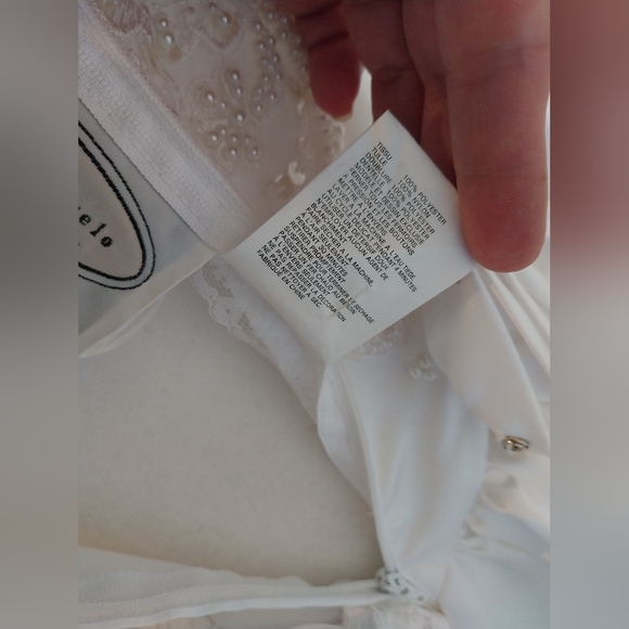 Alfredo Angelo Wedding Dress - Picture 11 of 15